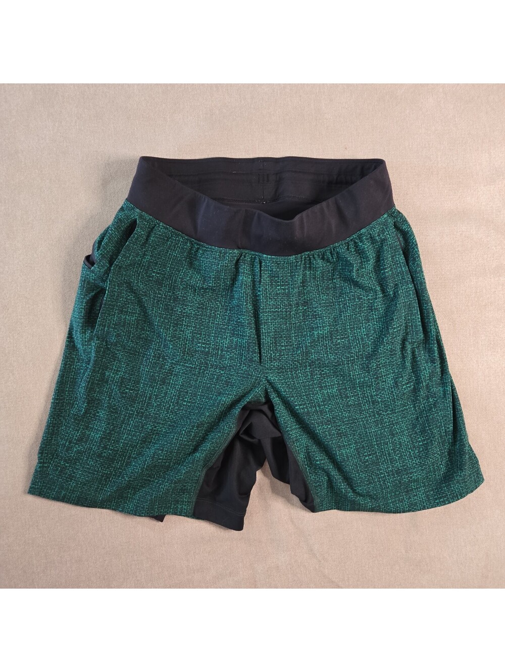 Lululemon Men's Shorts Geometric Print Elastic Band Drawstring Size Small